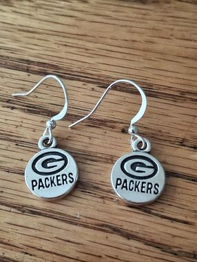 NWT Tibetan Silver Green Bay Packers Dangle Earrings